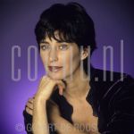 21-11-2002 Manouk van der Meulen at studio in Amsterdam.

[keywords]Headshot, Eyecontact[/keywords]